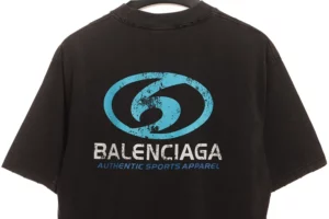 Balenciaga-vor-und-nach-dem-Surfen-gewaschenem-Used-Look-T-Shirt-Reps6.webp