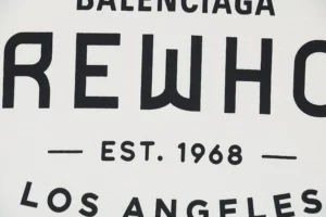 Balenciaga-x-Erewhon-1968-Los-Angeles-Bedrucktes-T-Shirt-Reps12.webp