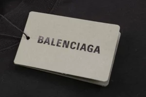 Balenciaga-x-Erewhon-1968-Los-Angeles-Bedrucktes-T-Shirt-Reps5.webp