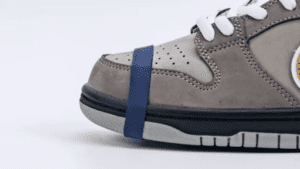 CONCEPTS-x-NK-SB-Dunk-Low-Grey-Lobster-2webp33-595x335-1.png