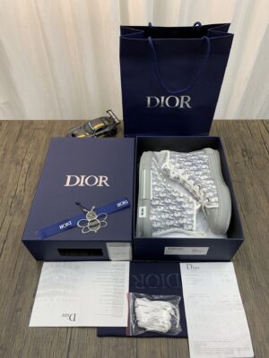 DIOR-B23-High-Grey-Oblique-3.jpg