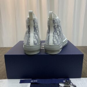 DIOR-B23-High-Grey-Oblique-4.jpg