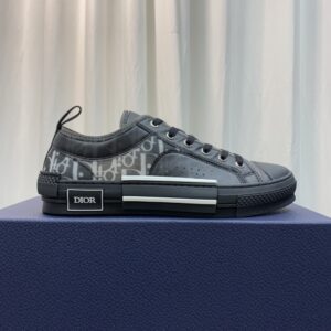 DIOR-B23-Low-Oblique-Black-2.jpg