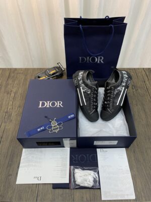 DIOR-B23-Low-Oblique-Black-3.jpg