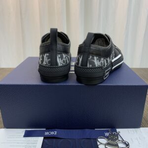 DIOR-B23-Low-Oblique-Black-4.jpg