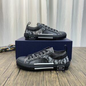 DIOR-B23-Low-Oblique-Black-6.jpg