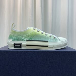 DIOR-B23-Low-Oblique-Green-5.jpg