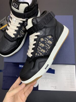 DIOR-B27-High-Top-Sneaker-Black-Logo-6.jpg