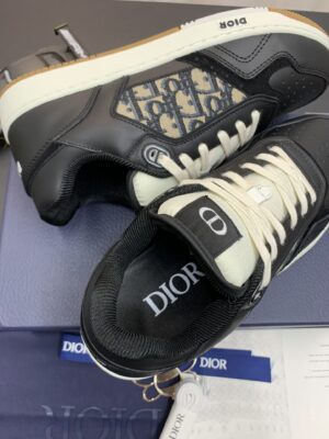 DIOR-B27-Low-Top-Sneaker-All-Black-Logo-3.jpg