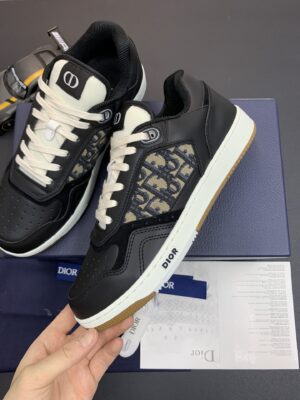 DIOR-B27-Low-Top-Sneaker-All-Black-Logo-7.jpg