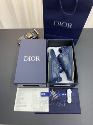 DIOR-B27-Low-Top-Sneaker-Blue-Logo-2.jpg