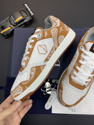 DIOR-B27-Low-Top-Sneaker-Brown-Paisley-2.jpg