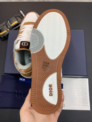 DIOR-B27-Low-Top-Sneaker-Brown-Paisley-3.jpg