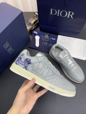 DIOR-B27-Low-Top-Sneaker-Grey-Tiger-2.jpg