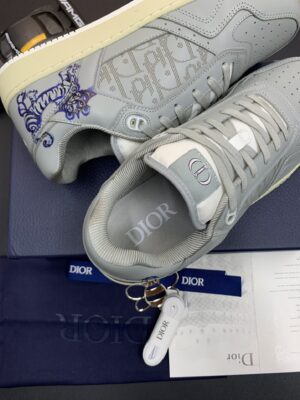DIOR-B27-Low-Top-Sneaker-Grey-Tiger-5.jpg