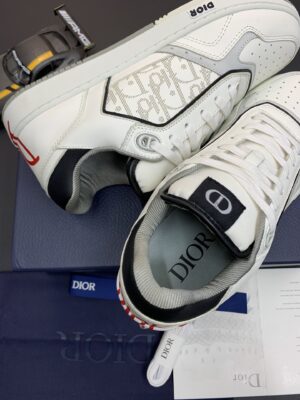 DIOR-B27-Low-Top-Sneaker-White-Red-logo-1.jpg