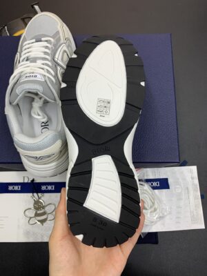 DIOR-B30-Sneaker-Grey-Cream-4.jpg