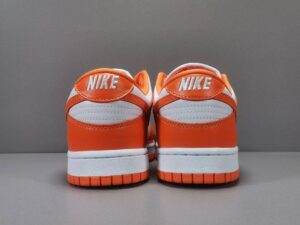 DUNKSYRACUSE_10.jpg