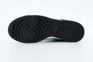 Dunk-Low-Diamond-Supply-Co.-Aqua-Blue2023-08-15-at-01.20.35-2-595x397-1.webp