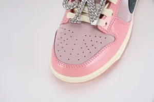Dunk-Low-LX-Barbie-Womens00006-595x397-1.webp