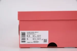 Dunk-Low-LX-Barbie-Womens00010-595x397-1.webp