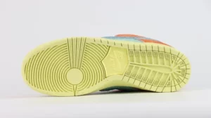 Dunk-Low-SB-Orange-Emerald-Rise-Reps6-595x334-1.webp