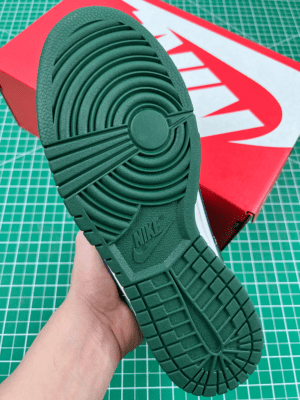 Dunk-Low-SE-Lottery-Pack-Malachite-Green.png