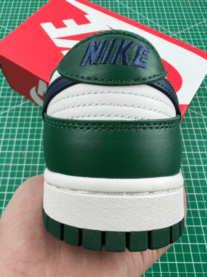 Dunk-Low-SE-Lottery-Pack-Malachite-Green-REPLICA5.png