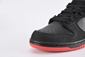 Dunk-Low-TRD-QS-22Black-Pigeon22-Top-Version-REPS793.webp