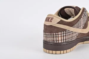 Dunk-SB-Low-Tweed-Top-Version-REPS96.webp