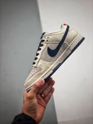 Dunk-SB-Low-White-Grey-2.webp