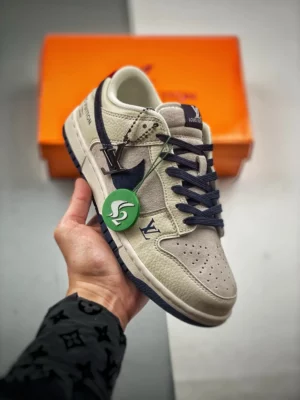 Dunk-SB-Low-White-Grey-3.webp