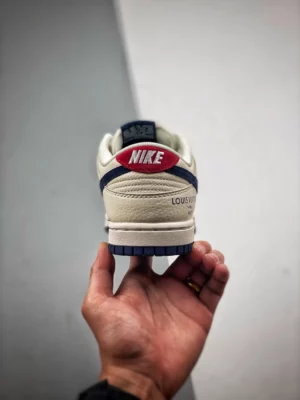 Dunk-SB-Low-White-Grey-6.webp