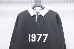 Fear-Of-God-1977-Sweatshirt-With-Flocked-Polo-Collar-2.webp