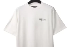Fear-Of-God-Essentials-Signature-Letter-T-Shirt-2.webp