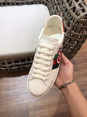 GUCCI-Ace-Apple-5.jpg