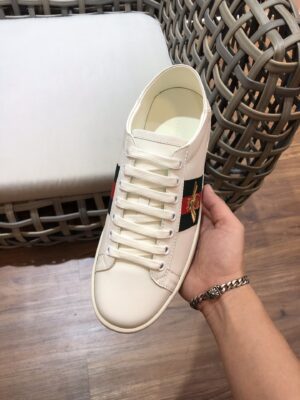 GUCCI-Ace-Bee-2.jpg