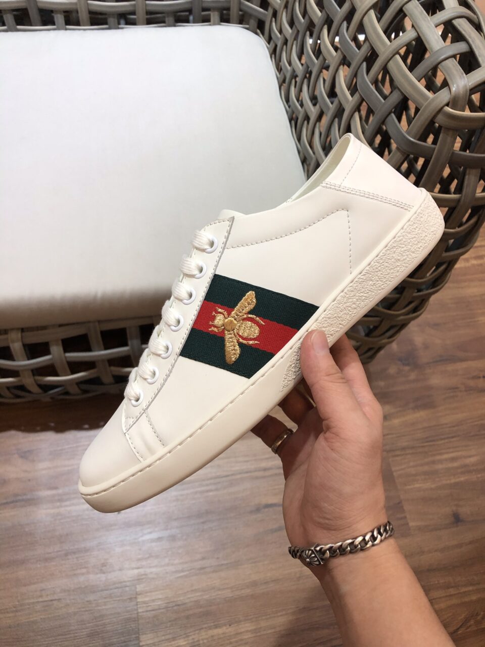 GUCCI Replica – White Ace BEE Low Top Rep Sneakers