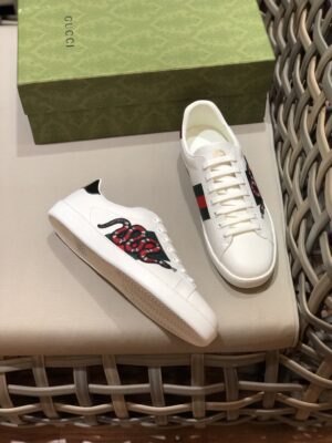 GUCCI-Ace-Snake-9.jpg