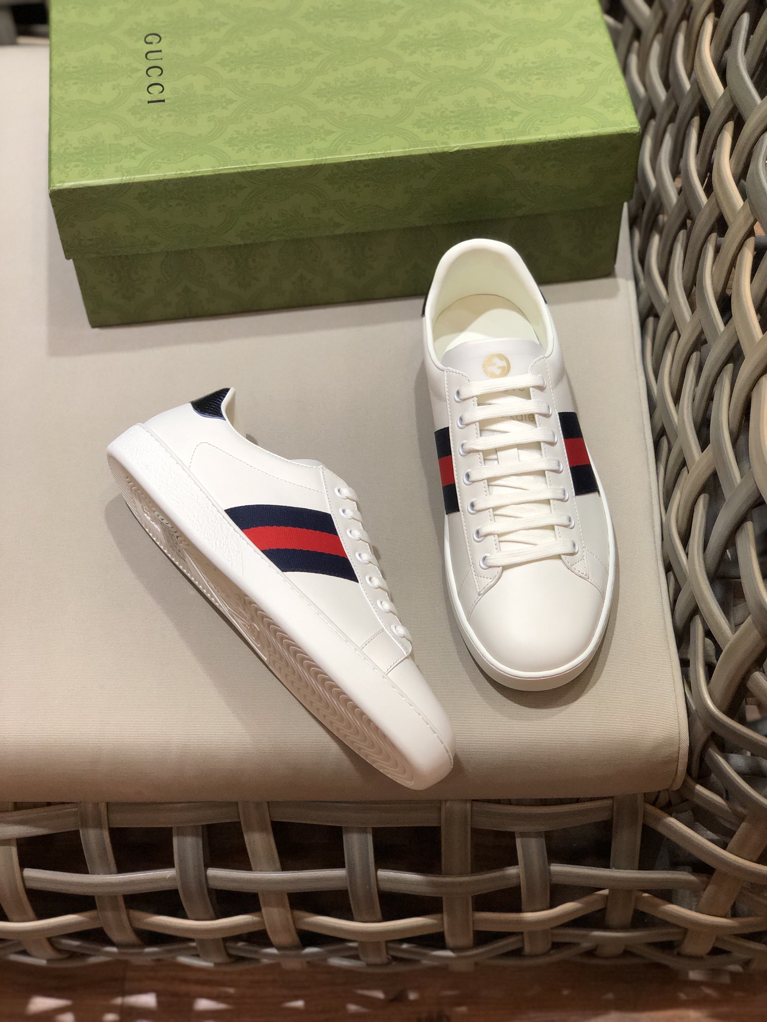 GUCCI-Ace-White-1.jpg