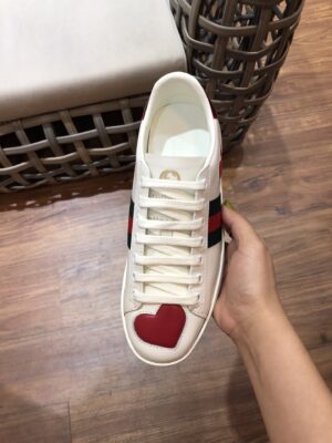 GUCCI-Ace-love-1.jpg