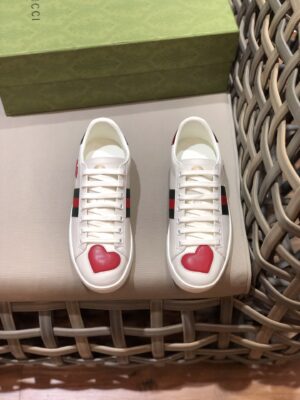 GUCCI-Ace-love-5.jpg