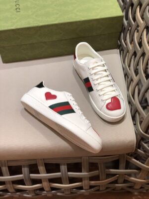 GUCCI-Ace-love-6.jpg