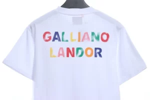 Gallery-Dept-Rainbow-Letter-Print-T-Shirt-3.webp
