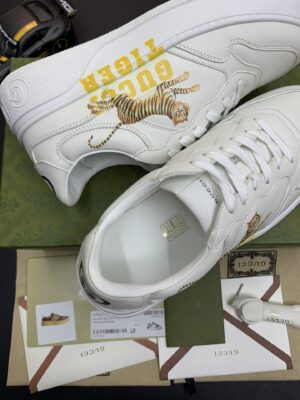 Gucci-GG-Sneaker-Tiger-12.jpg