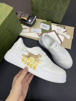 Gucci-GG-Sneaker-Tiger-13.jpg