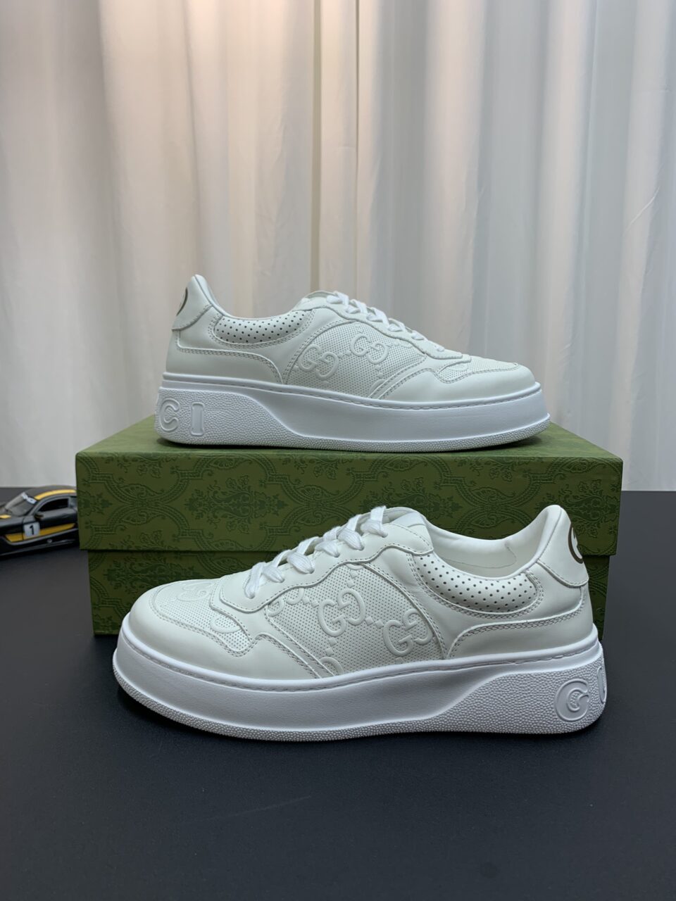 Gucci GG – Pure White Low Top Replica Sneakers for Men