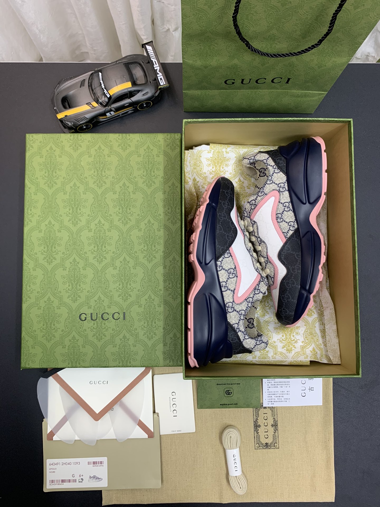 Gucci-Rhyton-Sneaker-BluePink-3.jpg