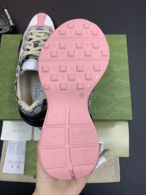 Gucci-Rhyton-Sneaker-BluePink-9.jpg