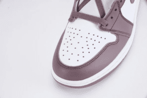 JORDAN-1-HIGH-OG-SKY-J-MAUVE00006-595x397-1.png
